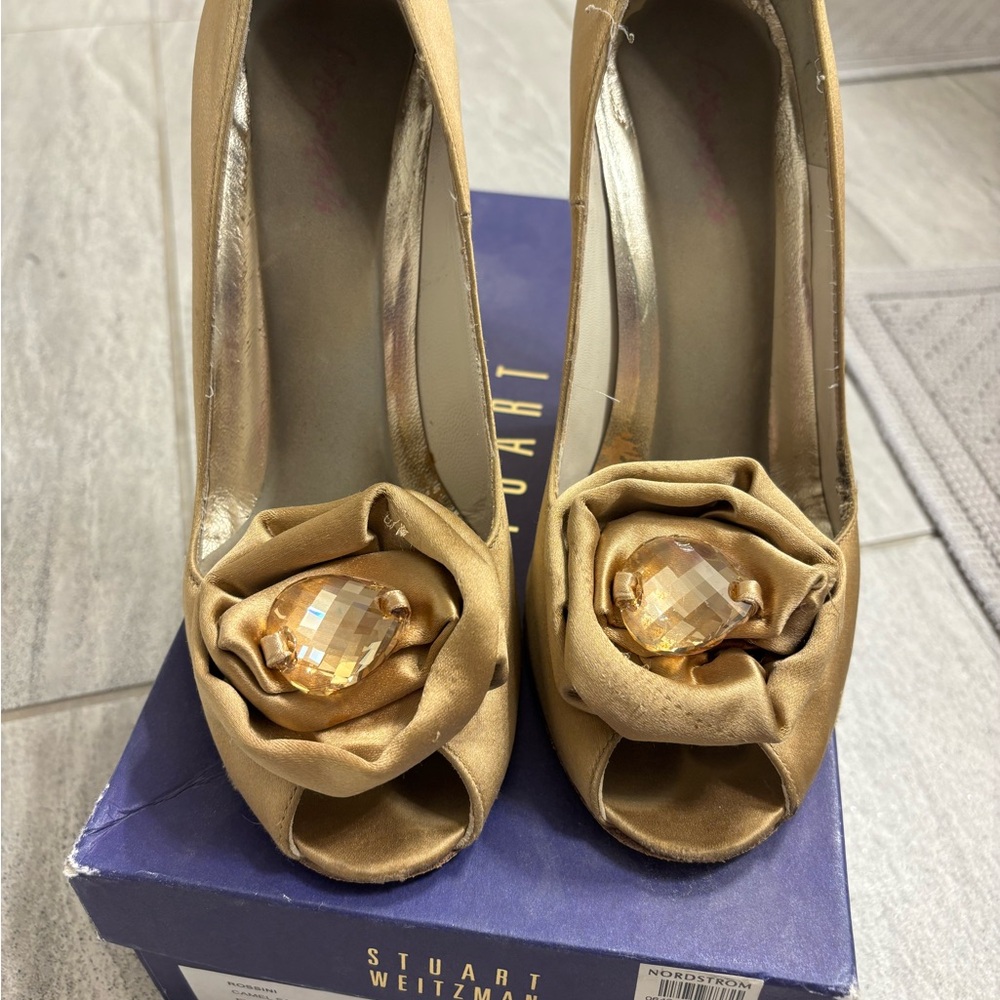 Stuart Weitzman Rossini satin pumps in camel